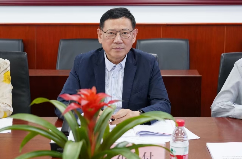 崔忠付主持《汽车零部件物流 塑料周转箱尺寸系列及技术要求》国家标准预审会